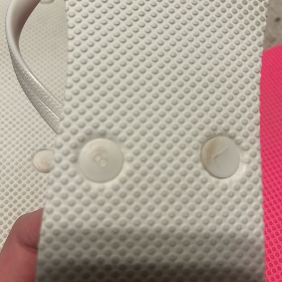 Old Navy Flip Flops, size Women’s 8 - White & Pink - Picture 6 of 7